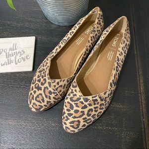 *New cheetah print Toms women’s flats size 8.5W